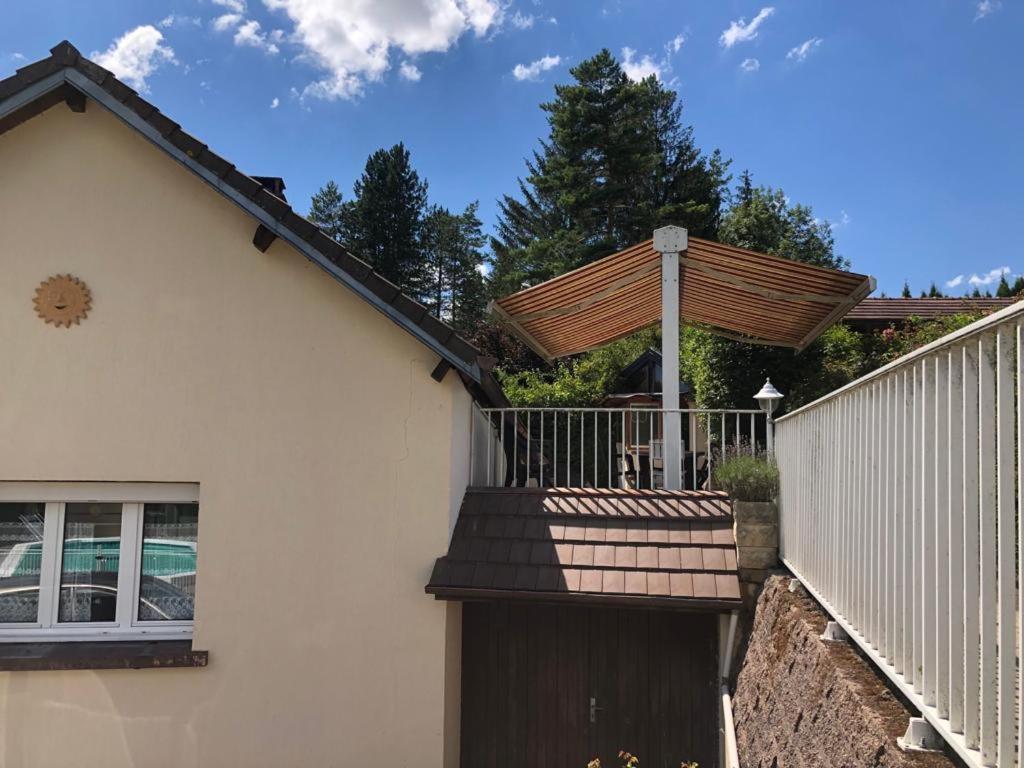 Maison/Gite Familial Dans Le Jura A 200M Du Lac Avec Piscine Privee Marigny  Экстерьер фото